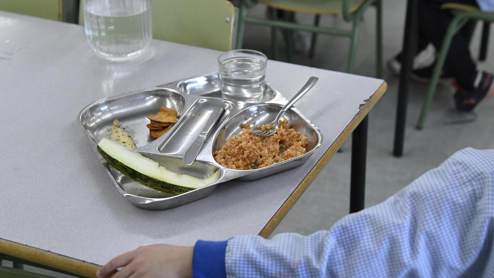 Archive image of a school canteen in a school in Catalonia.