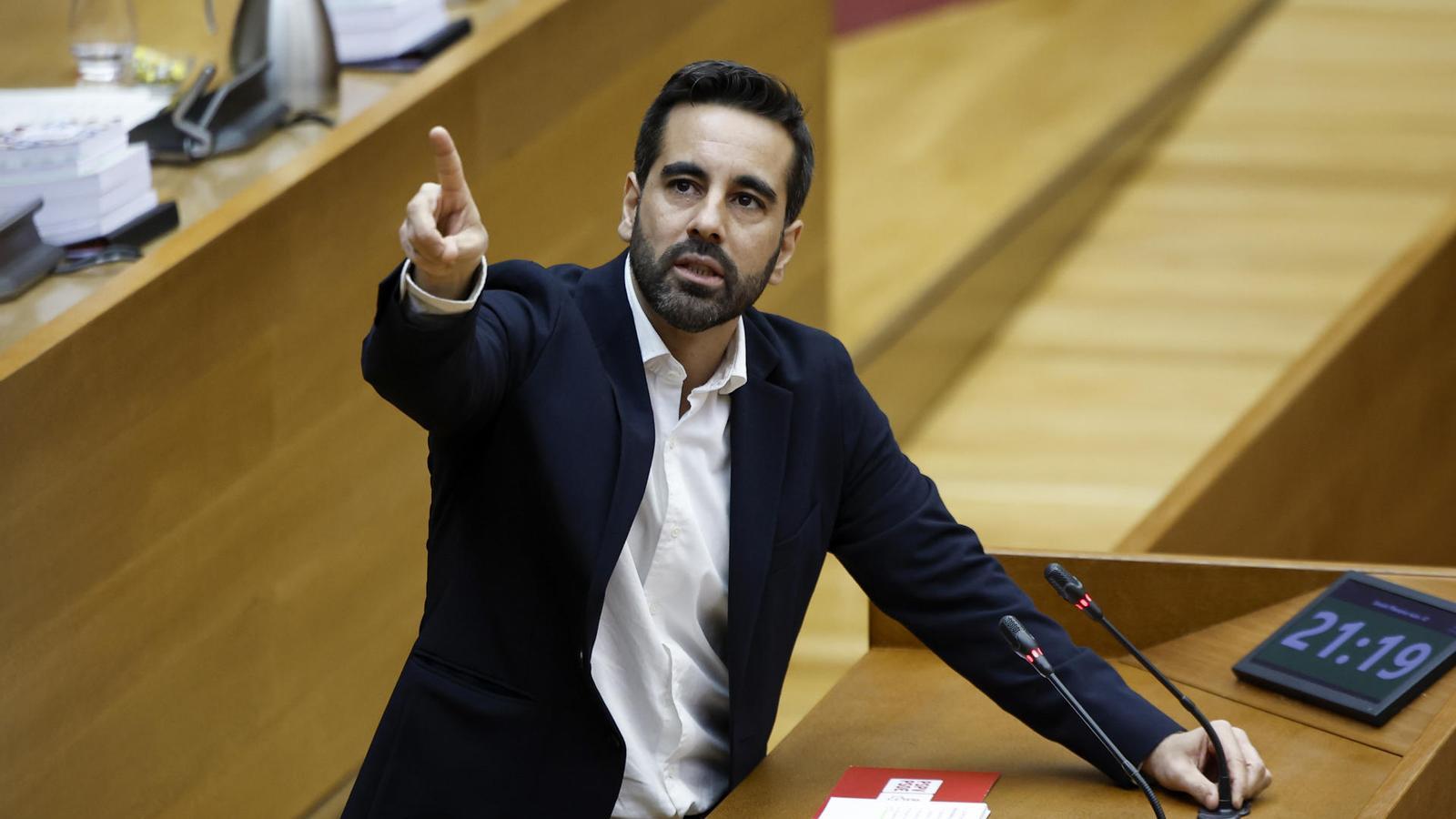 El portavoz del PSPV, José Muñoz, durante su intervención en las Cortes Valencianas.