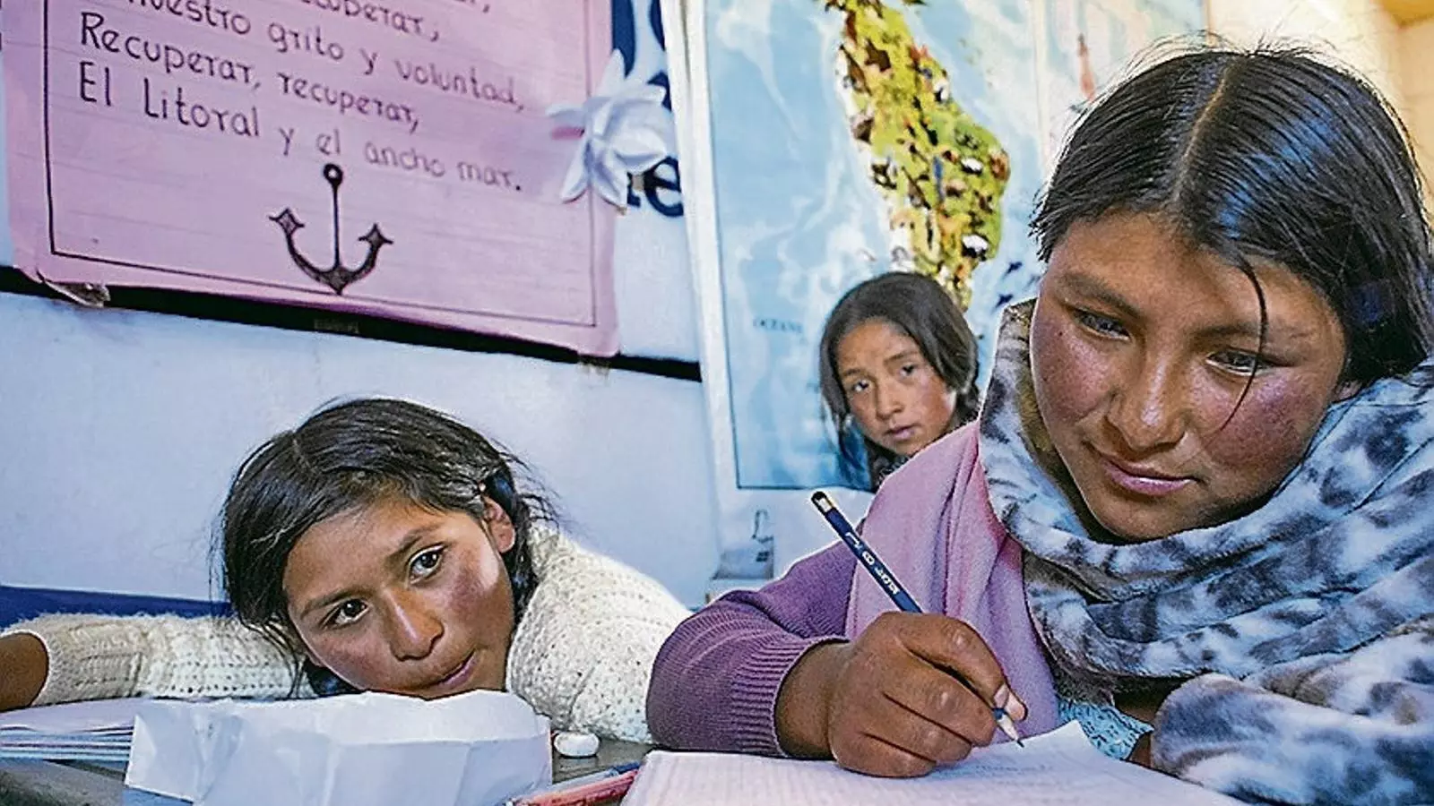 Infants estudiant en un dels projectes d’escolarització de l’organització espanyola Musol.
