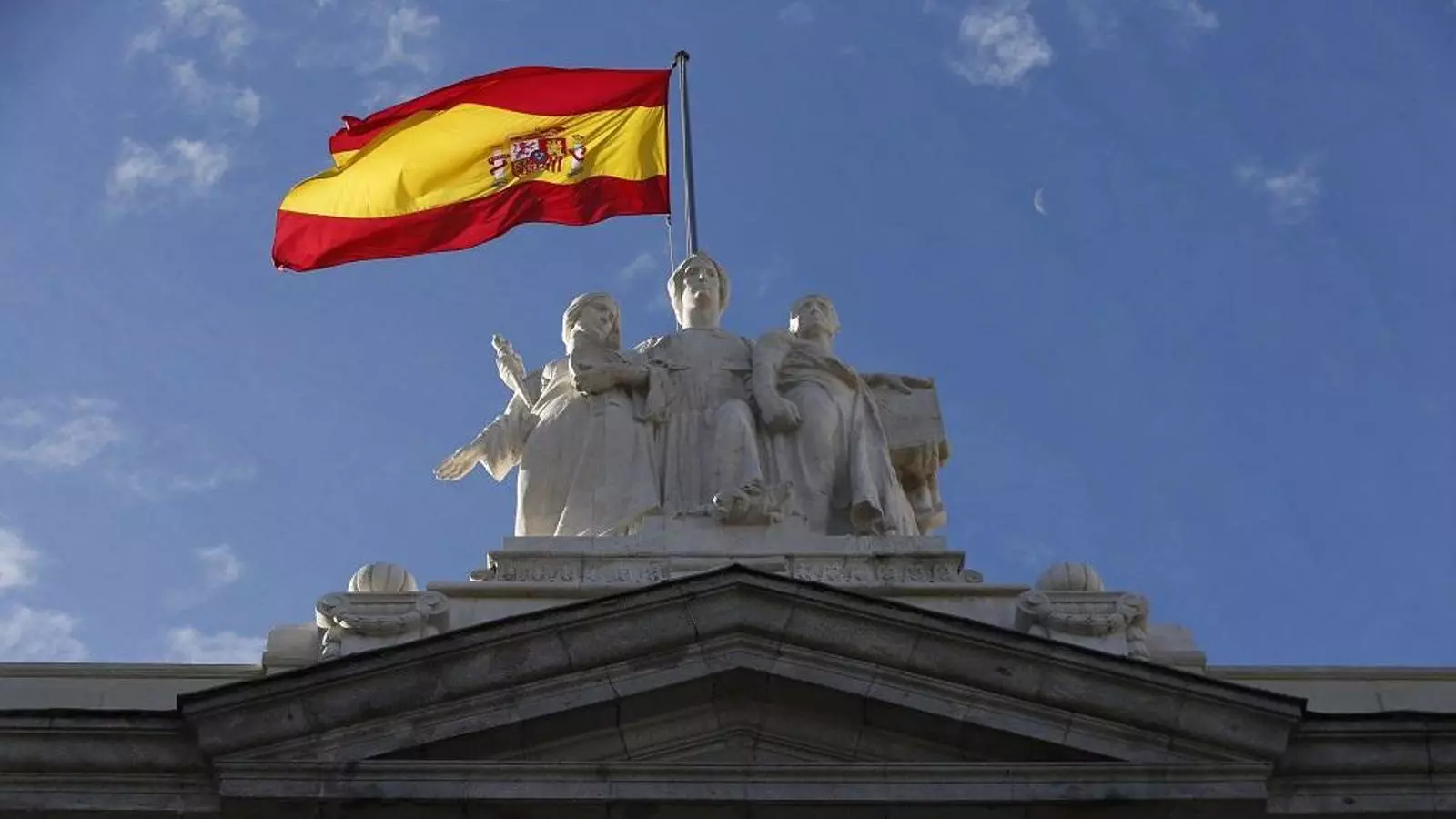 El frontispici de la façana del Tribunal Suprem.