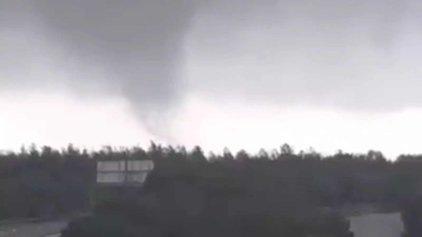 Alberto Paños ha pogut captar el moment del tornado / METEOCAT