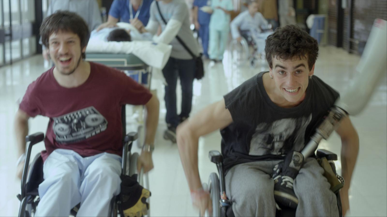 UN ÈXIT INTERGENERACIONAL 
 La sèrie Polseres vermelles no és específicament infantil, però ha enganxat l'audiència més jove. 40.000 nois i noies de menys de dotze anys van seguir el capítol de dilluns.