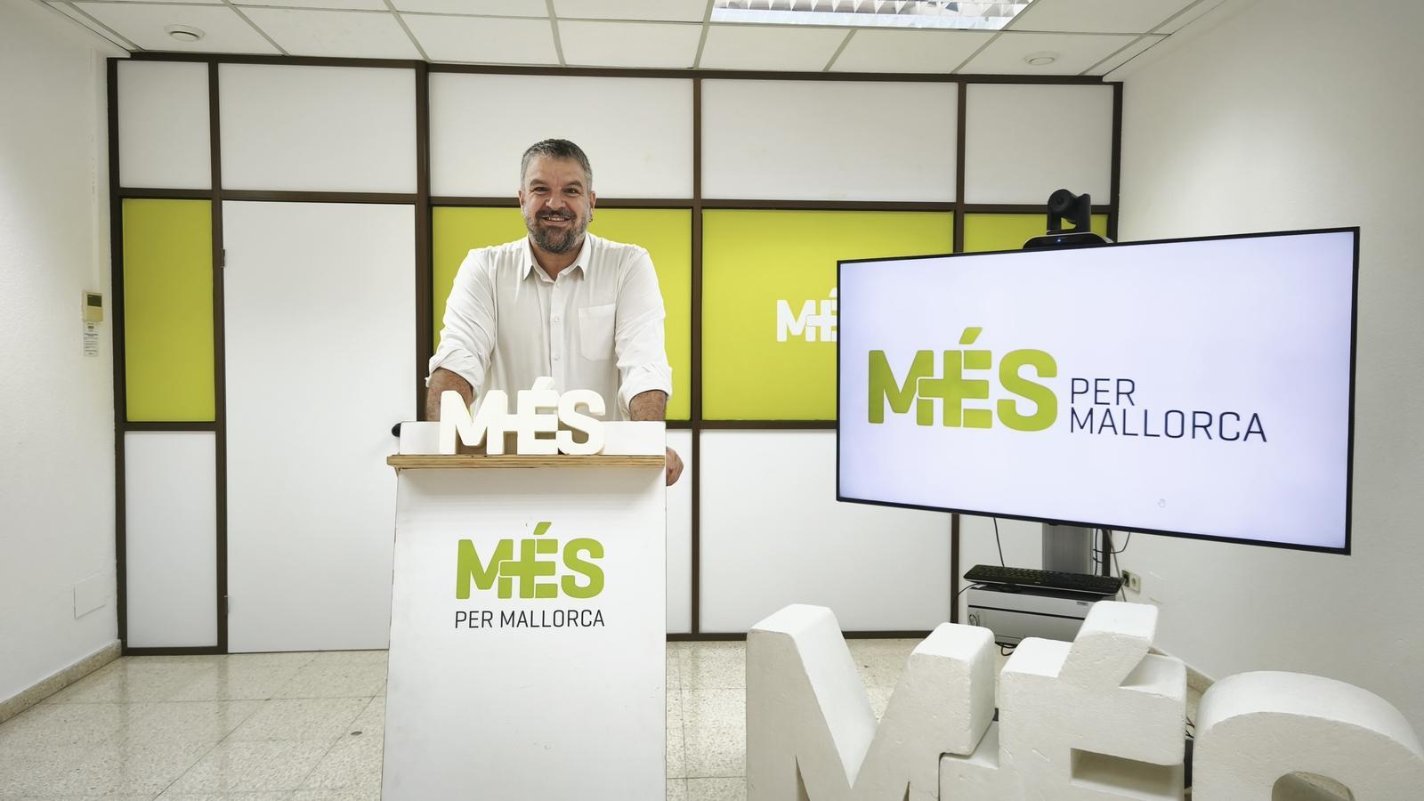 Lluis Apesteguia.