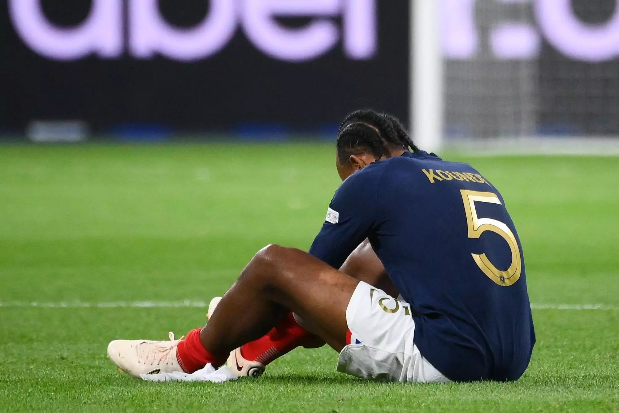 Jules Kounde, lesionat amb França