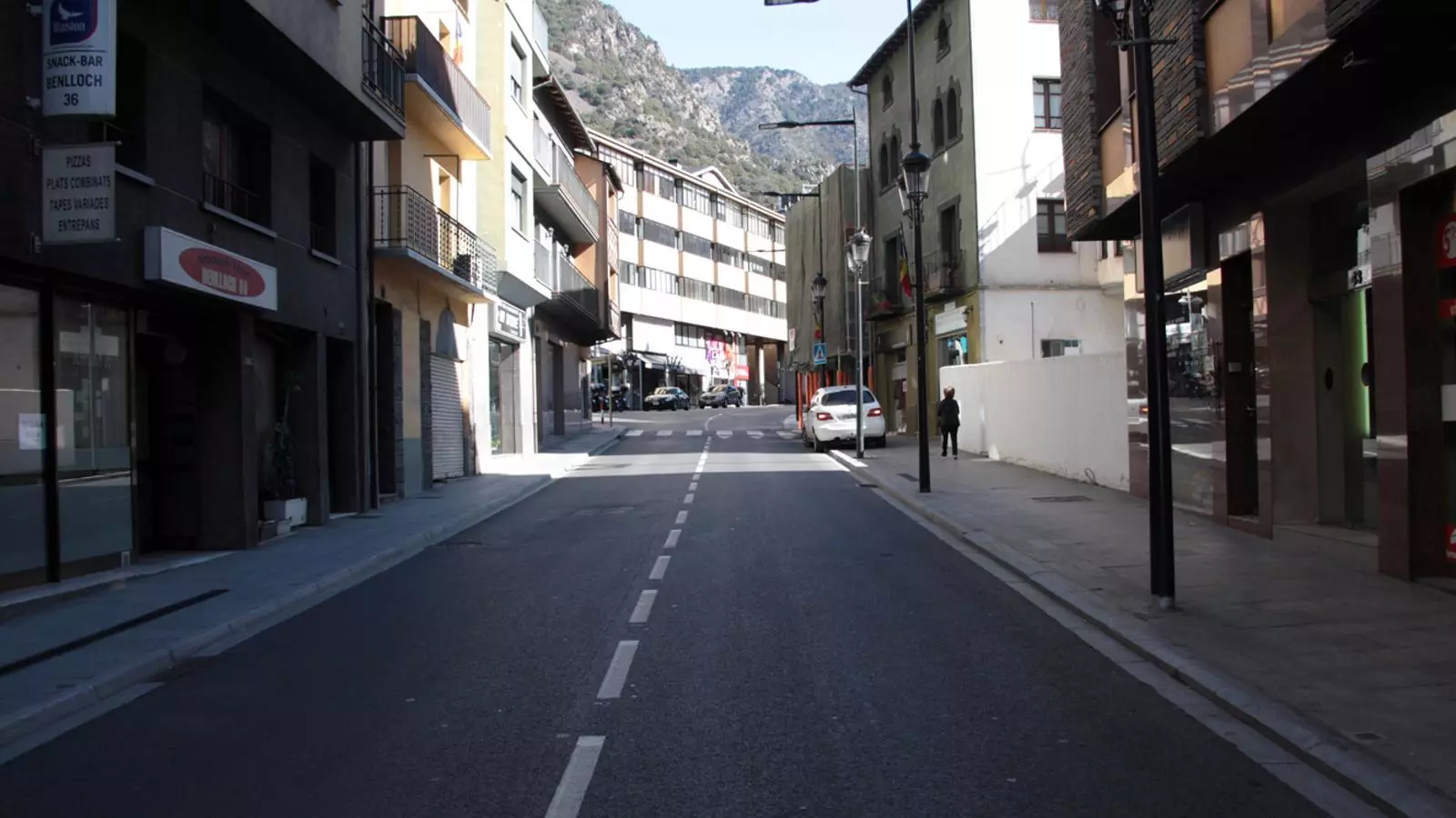 Carrers buits a Andorra la Vella en el Dia de la Constitució. / M. P.
