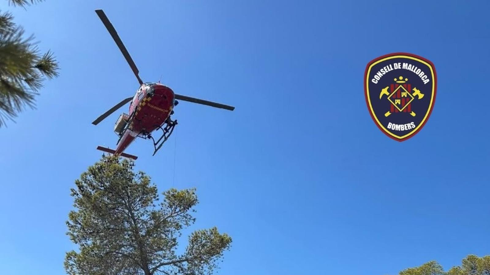 Die Feuerwehr hat eine Frau in Peguera gerettet