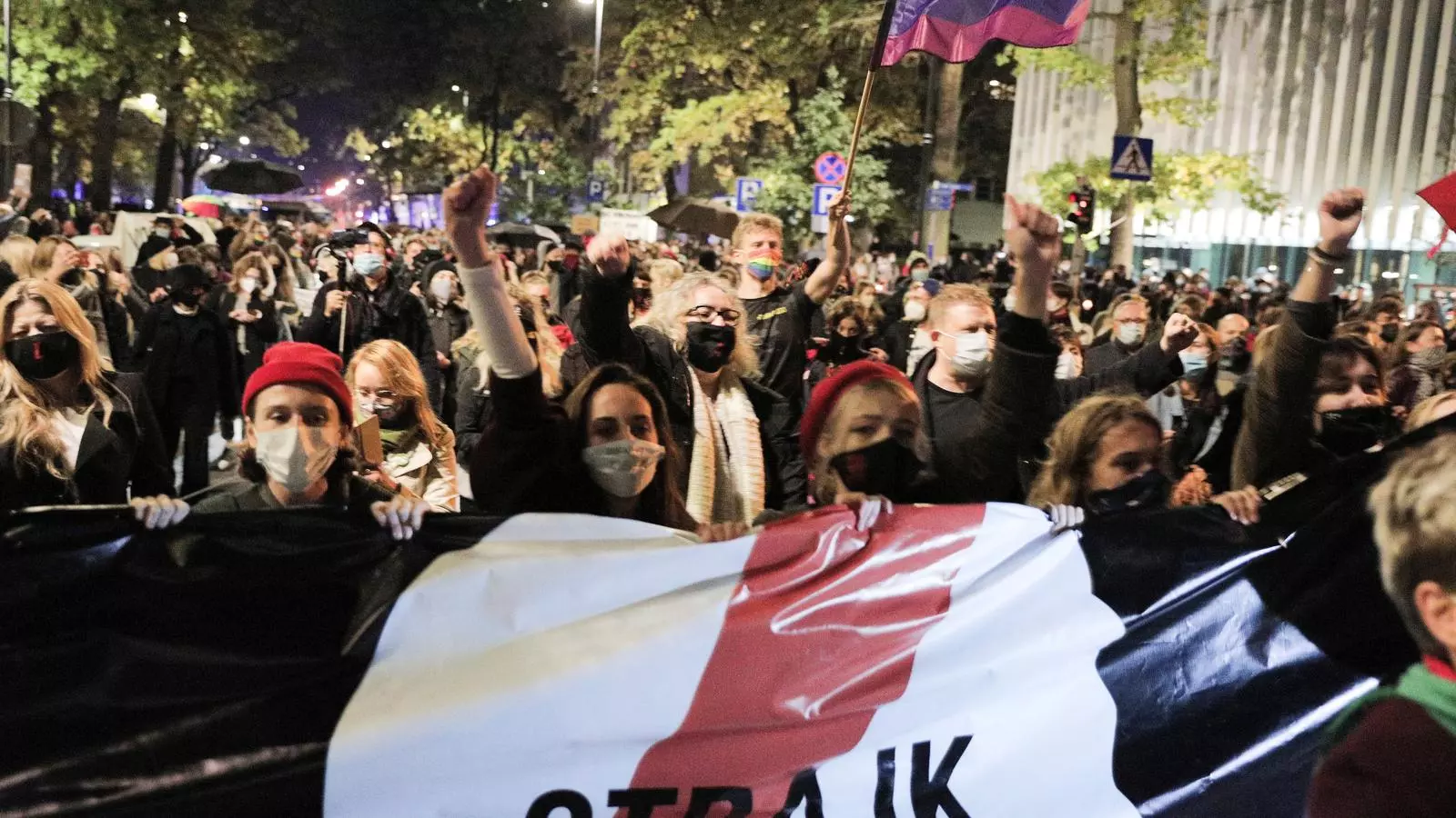 Una manifestació aquest dijous a Varsòvia en contra de la nova llei que limita encara més les opcions d'avortar al país.