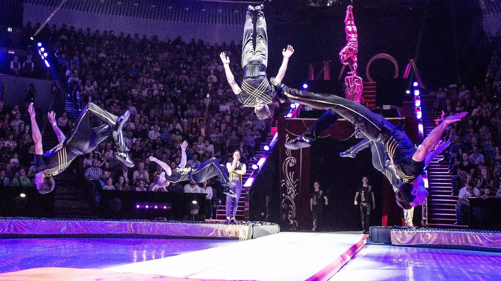 Els saltadors russos de la Troupe Bayramukov del circ estatal de Moscou.