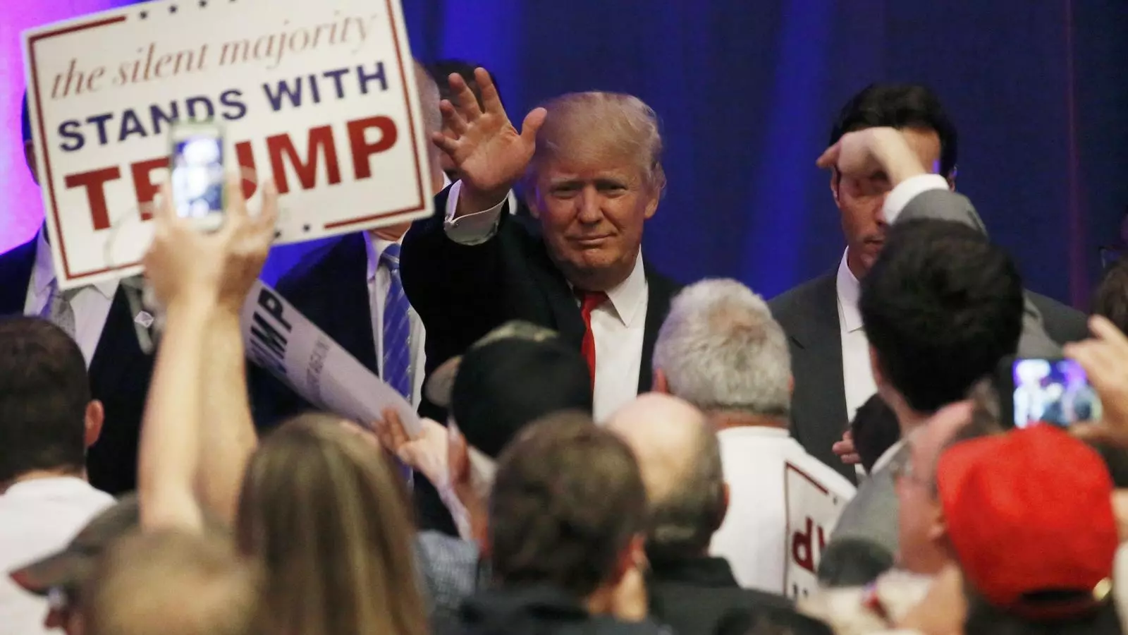Trump guanya a Carolina del Sud i Bush es retira de les primàries