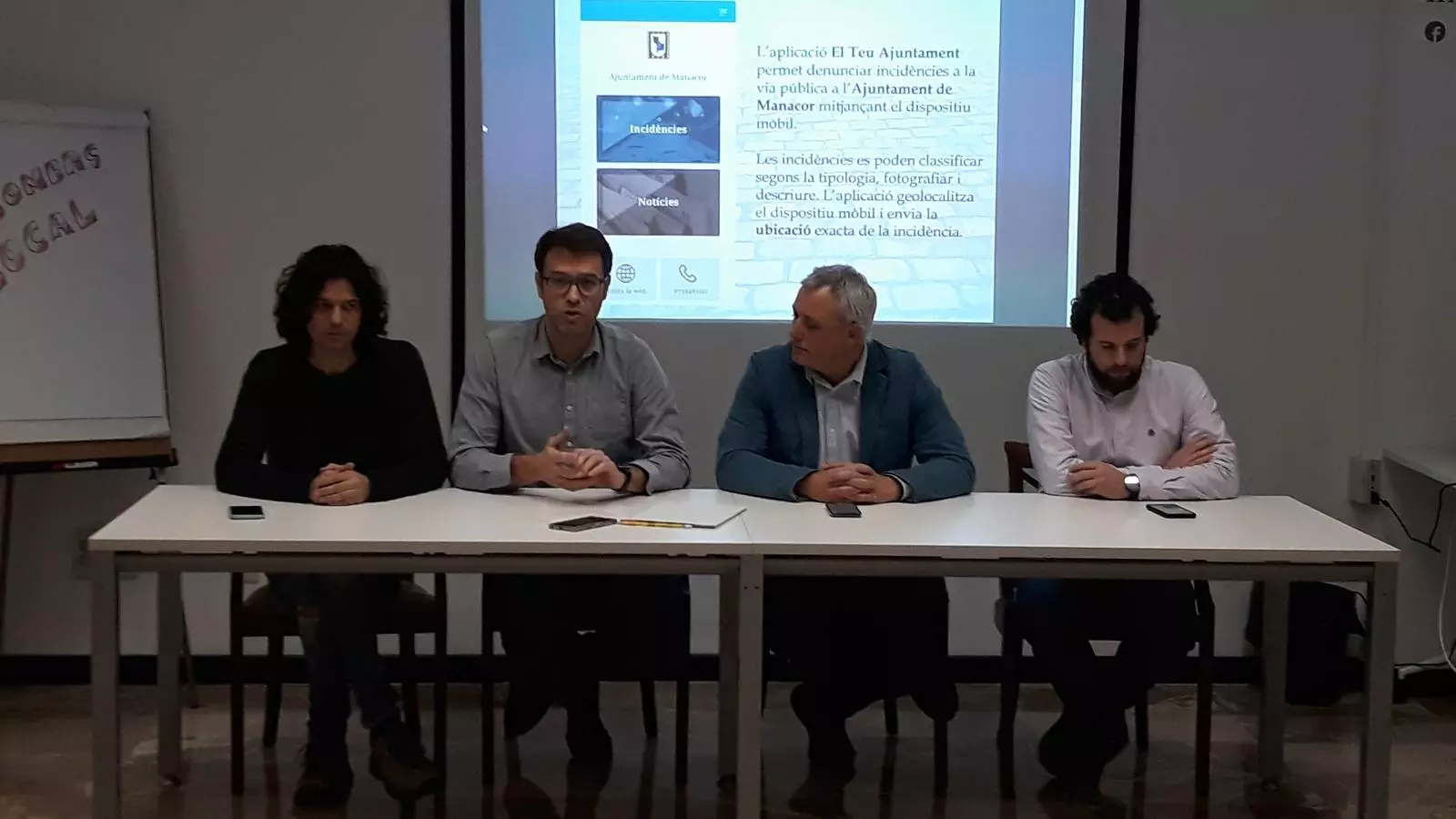 Miquel Oliver ha valorat les noves tecnologies al servei de la intercomunicació amb els veïnats.