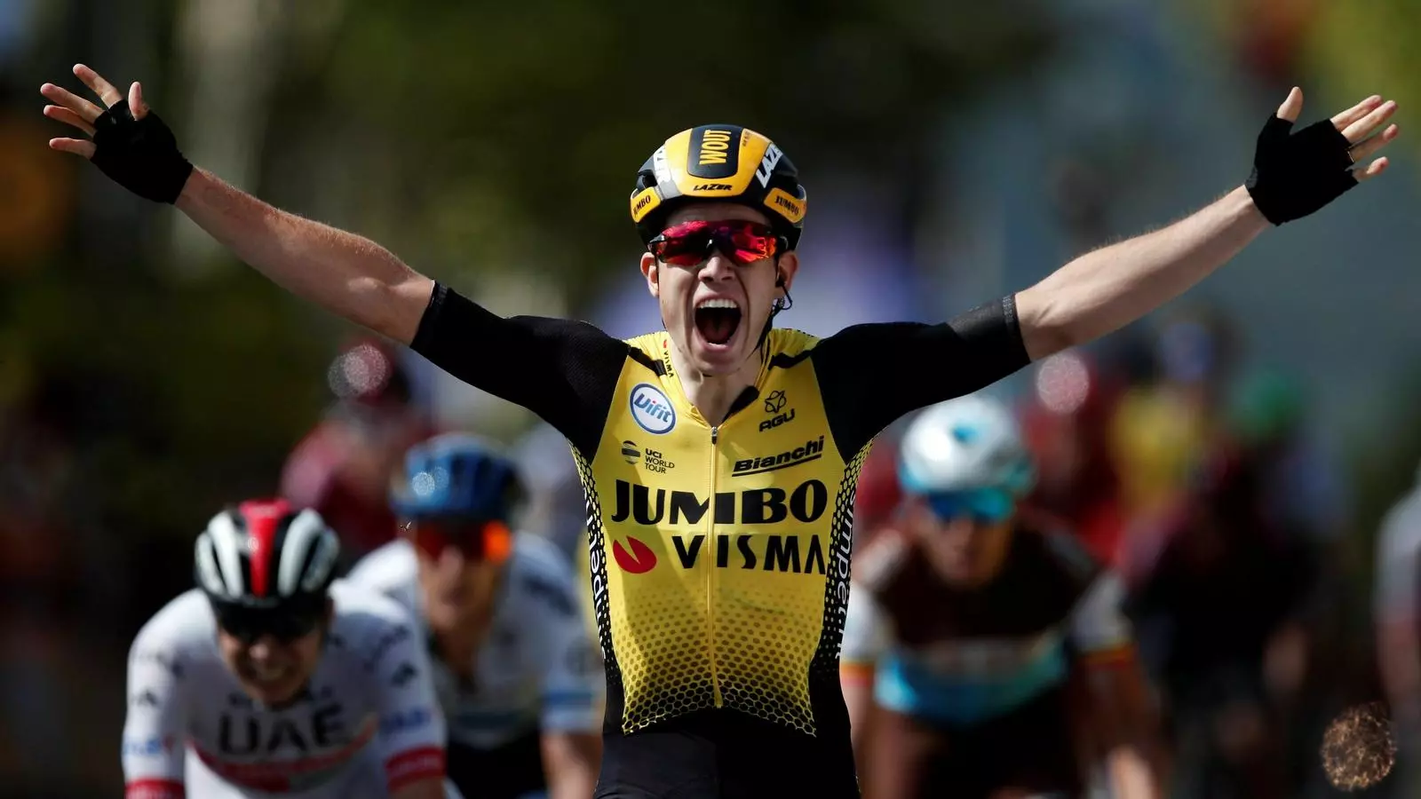 Wout Van Aert guanya abans de la jornada de descans