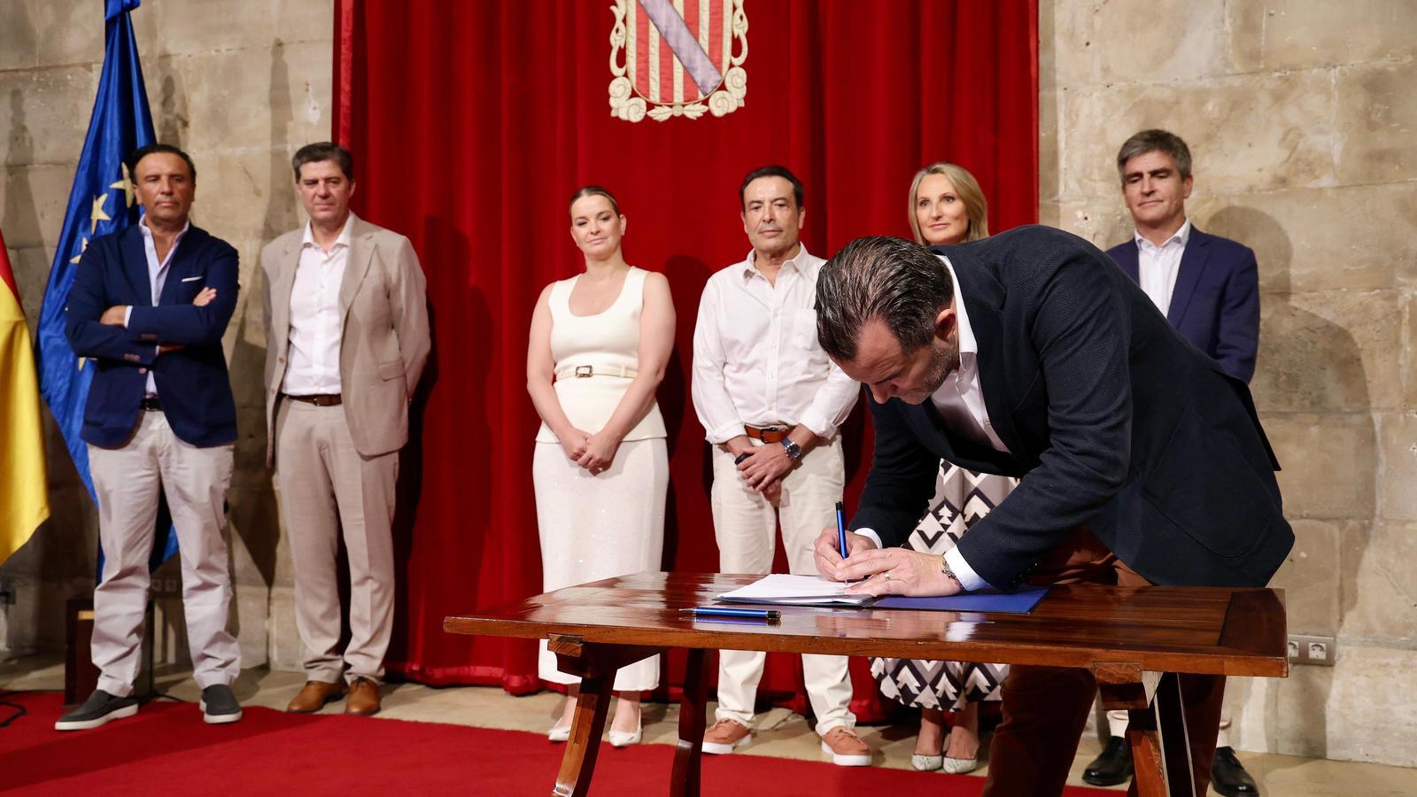 Signing of the tripartite agreement this Wednesday.