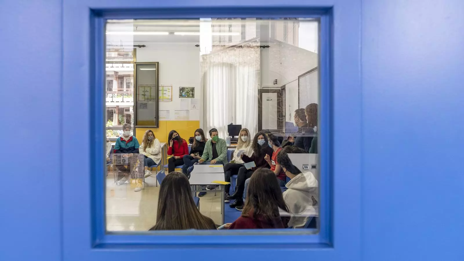 Joves a l'escola Claret.