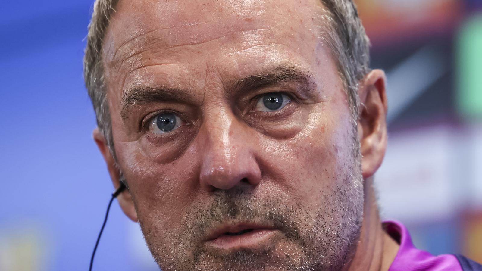 Hansi Flick in press conference with Barça