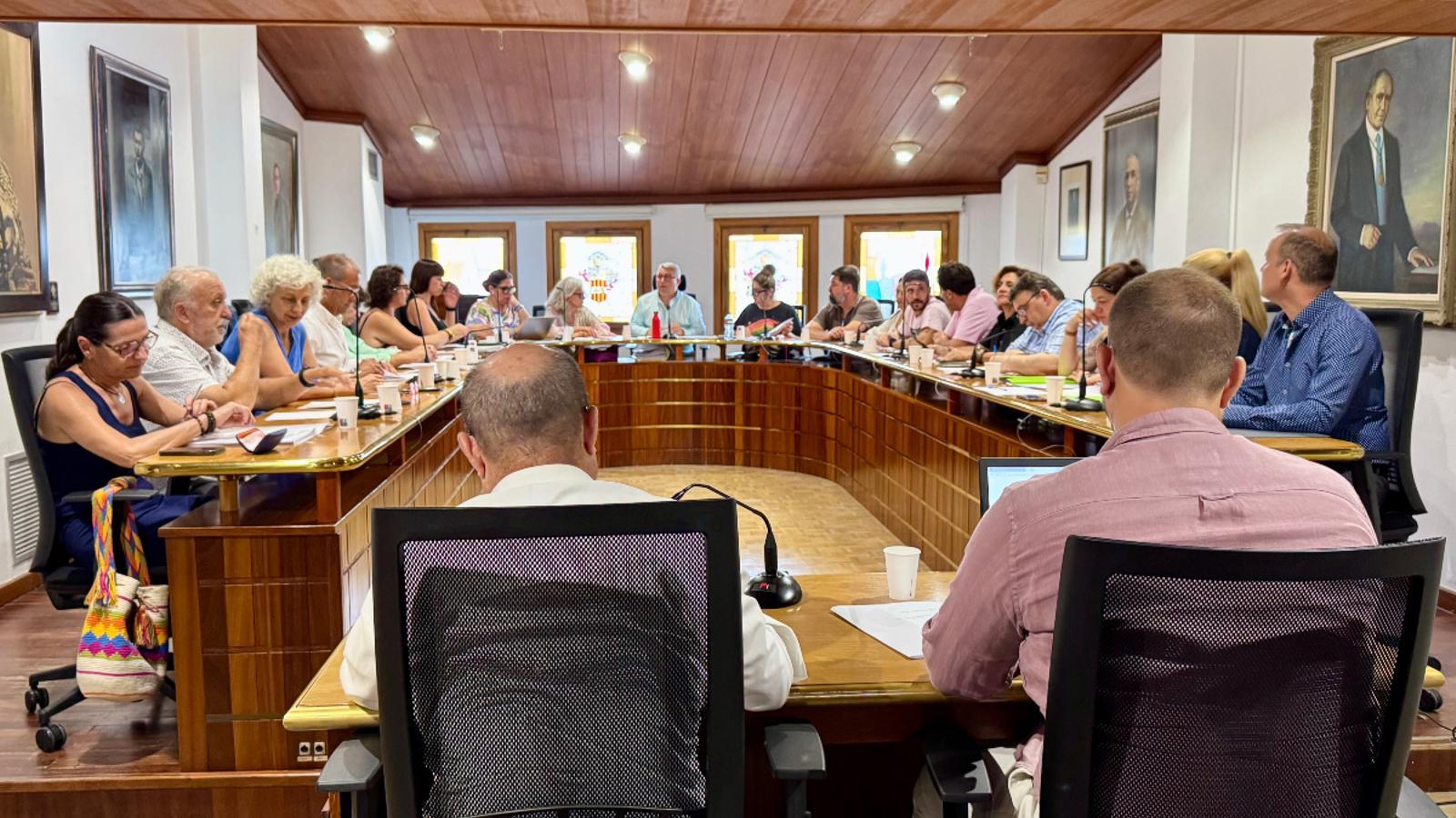 An archive image of the Inca City Council plenary session.