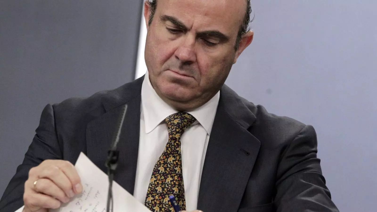 Luís de Guindos a la roda de premsa del darrer Consell de Ministres
