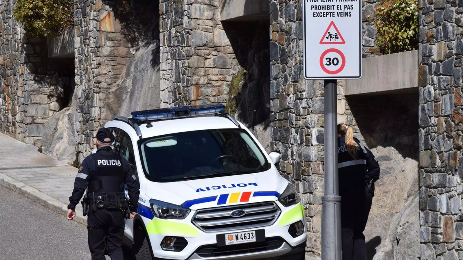 Efectius del cos de policia.