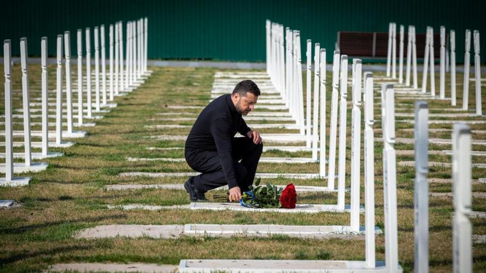 El primer ministro ucraniano, Volodímir Zelenski, en un acto de homenaje a Konovalets, un polémico líder nacionalista
