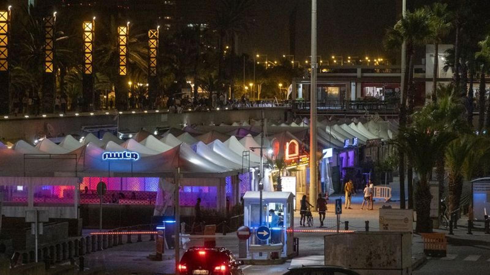 Locals d'oci nocturn del Port Olímpic de Barcelona, en una imatge d'arxiu.