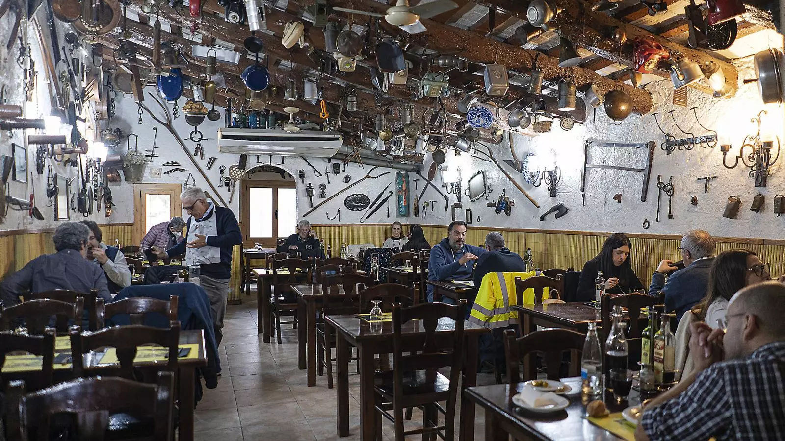 El restaurant La Marina de l’Hospitalet, que antigament havia sigut la masia de Cal Capellà.