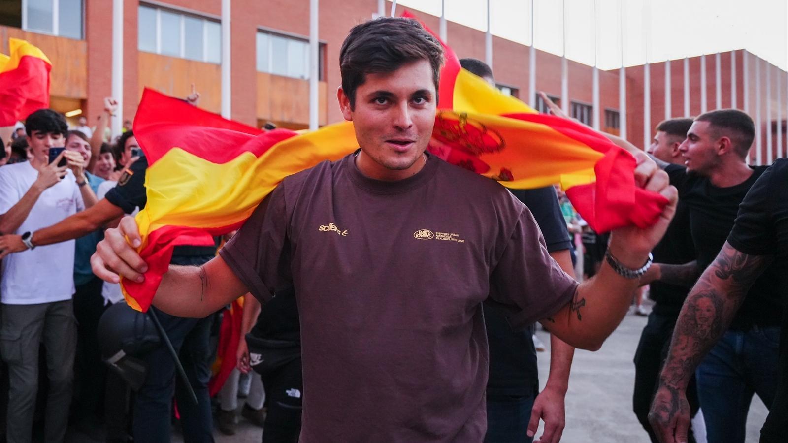 Vito Quiles arriving at a concentration at the Pablo Olavide University of Seville in October 2025