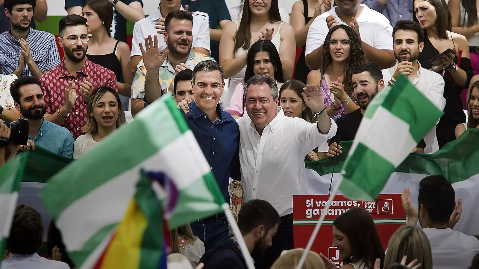 Pedro Sánchez amb el candidat del PSOE a la presidència de la Junta d’Andalusia, Juan Espadas.