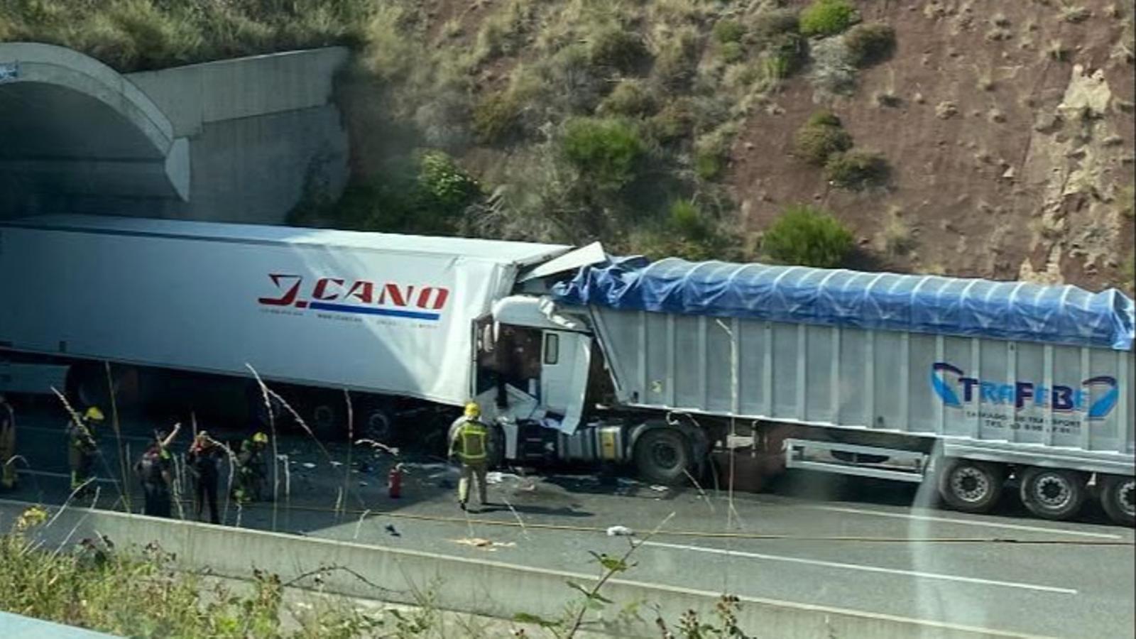 Two trucks crashed on the C-25, in the municipal district of Arbúcies (Selva).