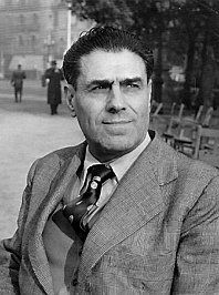 El novel·lista  Sebastià Juan Arbó (1984)