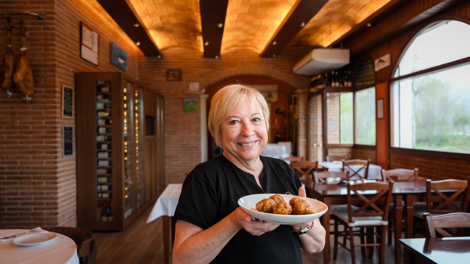 Pepa Sánchez, 72 years old, is the cook of the restaurant Ca la Pepa in Platja d'Aro