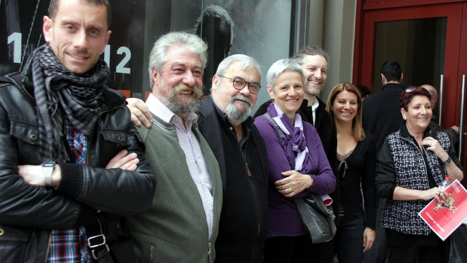 El president Fundació Romea, Carles Canut, i els representants de l'acte que es farà per Sant Jordi al Romea de 8 hores de lectura de 'Tirant lo Blanc' / ACN, Pere Francesch