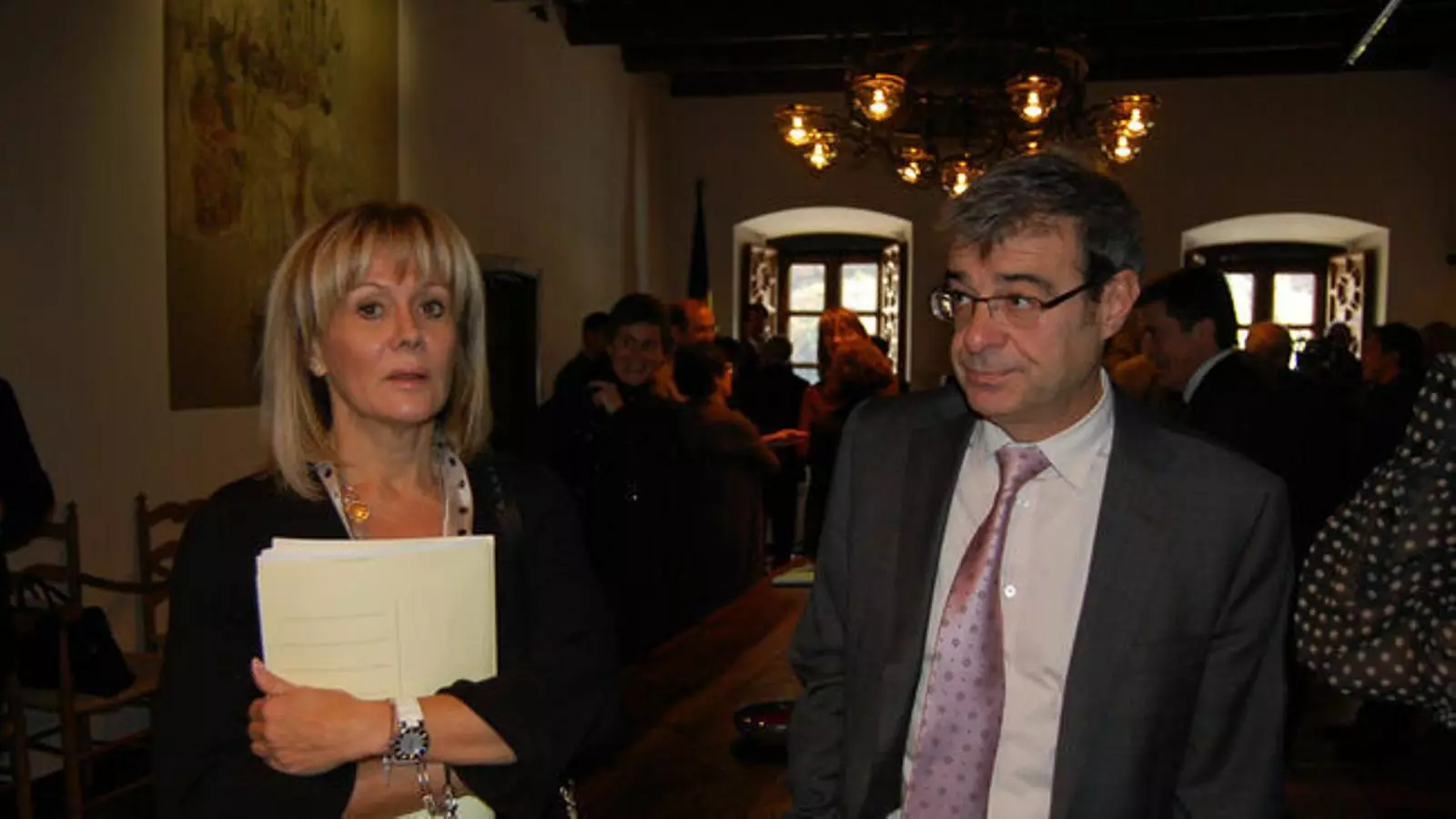 Conxita Mora i Ladislau Baró al Consell General. / ARXIU