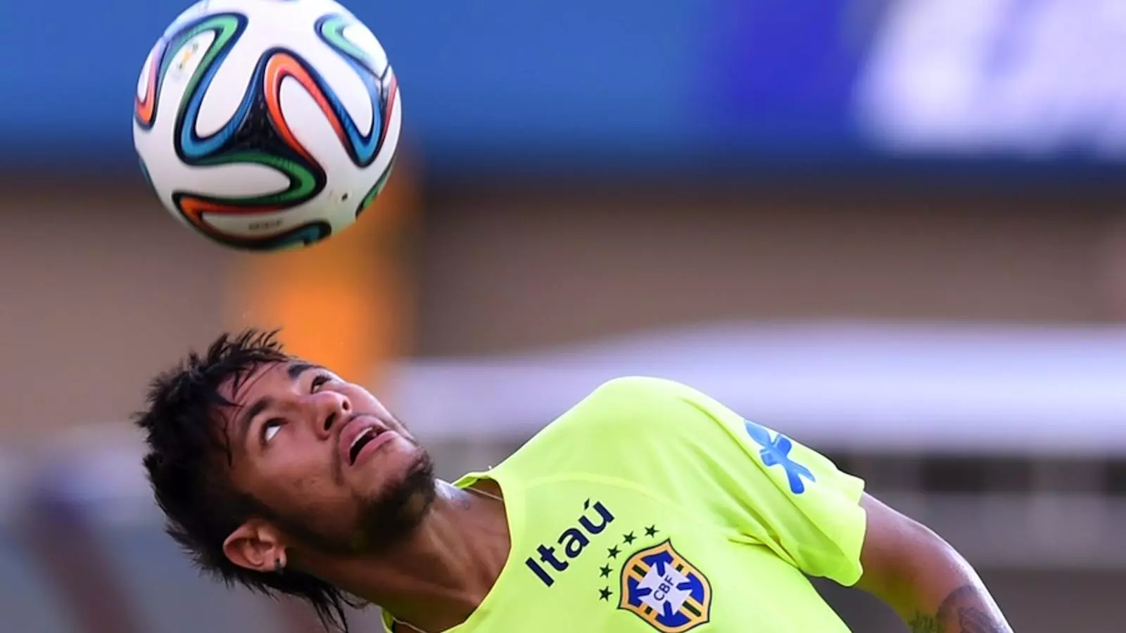 Neymar, durant un entrenament amb la selecció brasilera / EVARISTO / AFP PHOTO