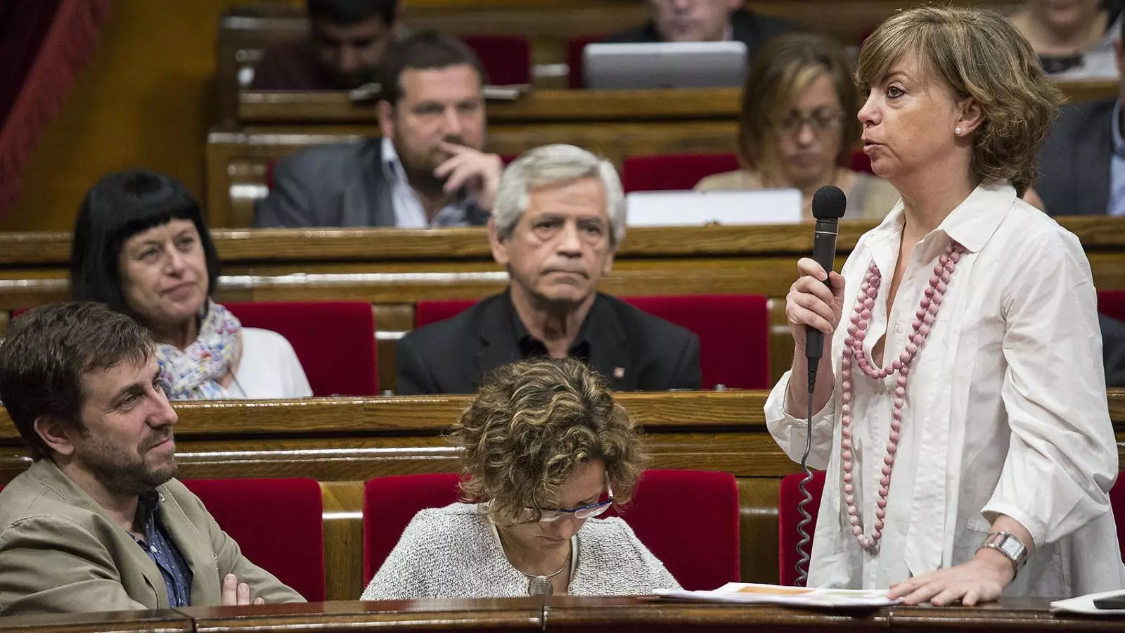 La consellera Meritxell Borràs durant una intervenció a l’hemicicle del Parlament.