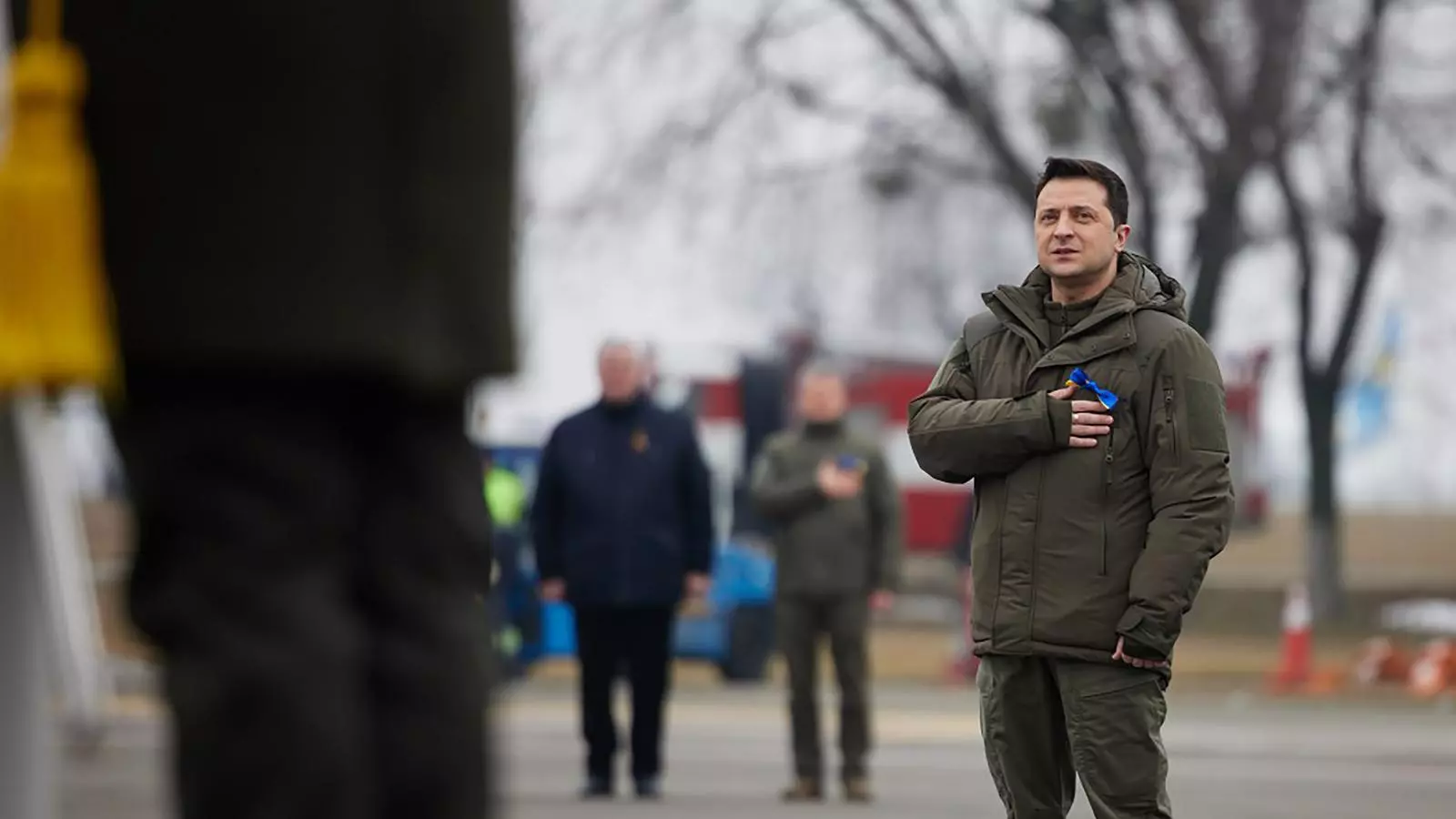 El president ucraïnès, Volodymyr Zelensky, assisteix a una cerimònia d'aixecament de la bandera nacional d'Ucraïna per commemorar el Dia de la Unitat, enmig de les tensions a la frontera russo-ucraïnesa.