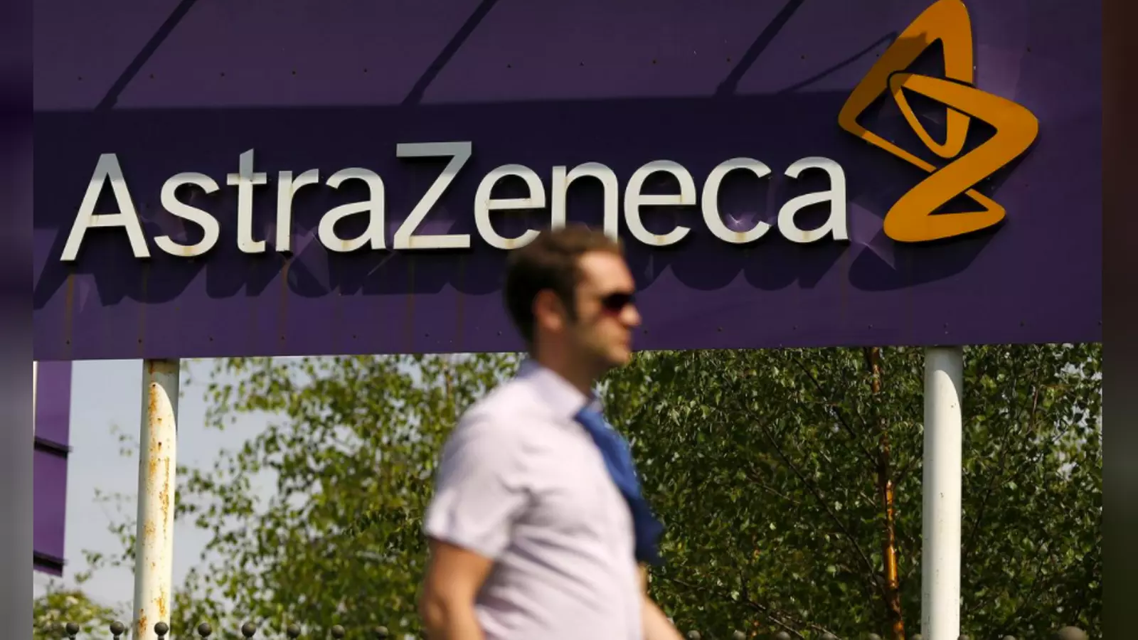 AstraZenaca pacta l'augment de producció de la potencial vacuna d'Oxford