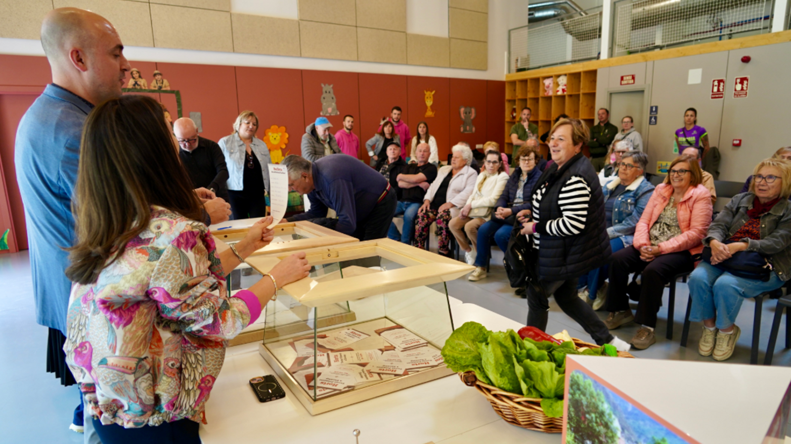 El lliurament de les claus dels horts socials a Encamp.