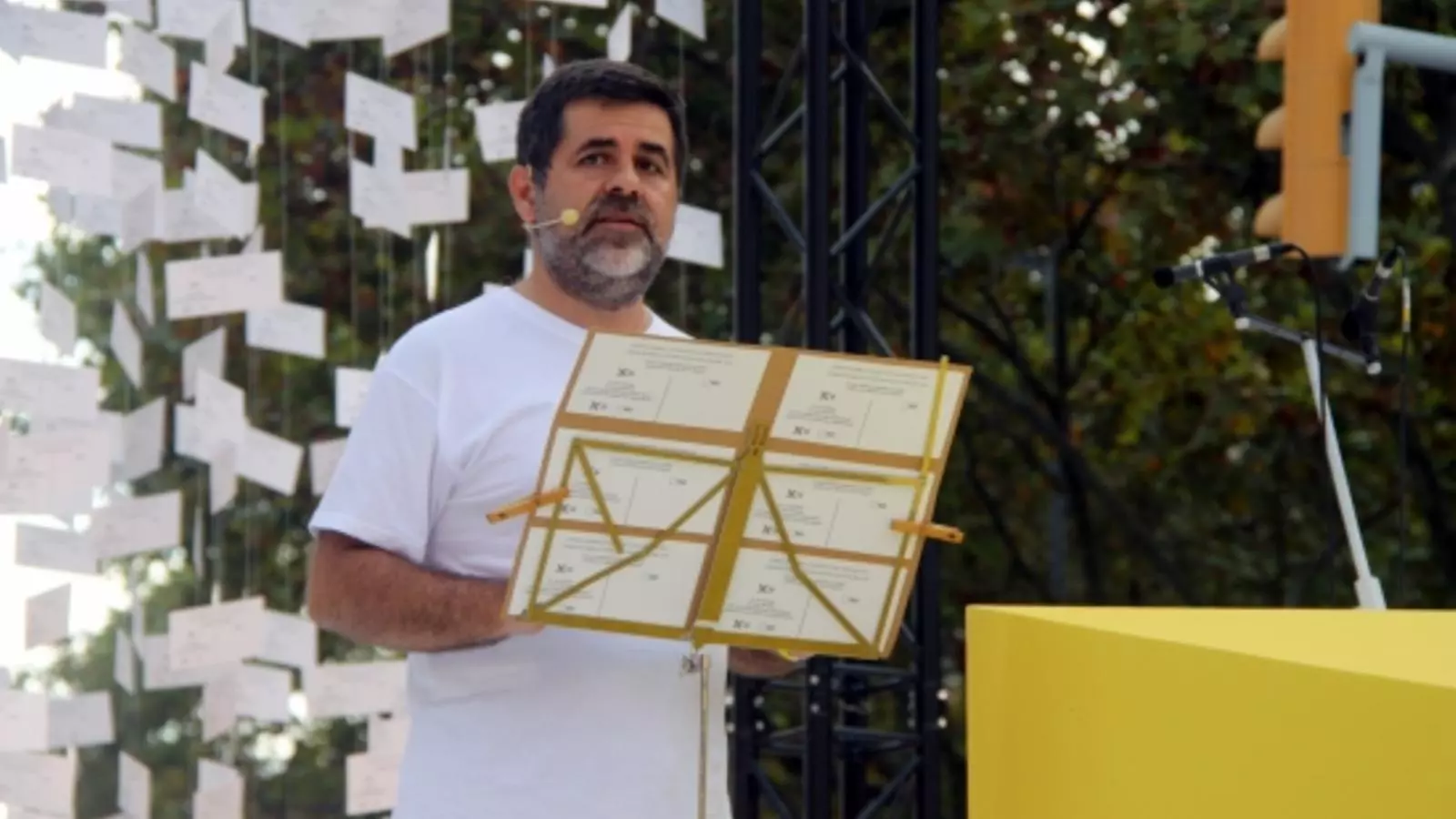 El president de l'ANC, Jordi Sànchez, fent el seu discurs després de finalitzar-se la Via Lliure / ACN