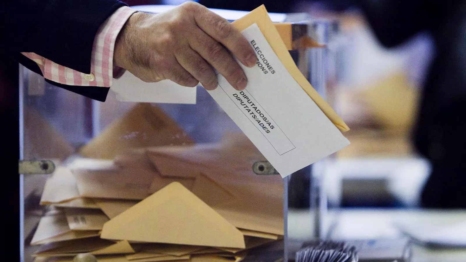 Ahir molts electors emigrants denunciaven a internet que no havien rebut les butlletes.