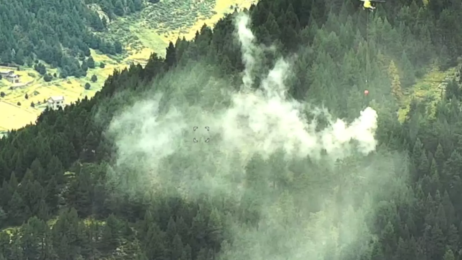 Foc a Soldeu provocat per un llamp.