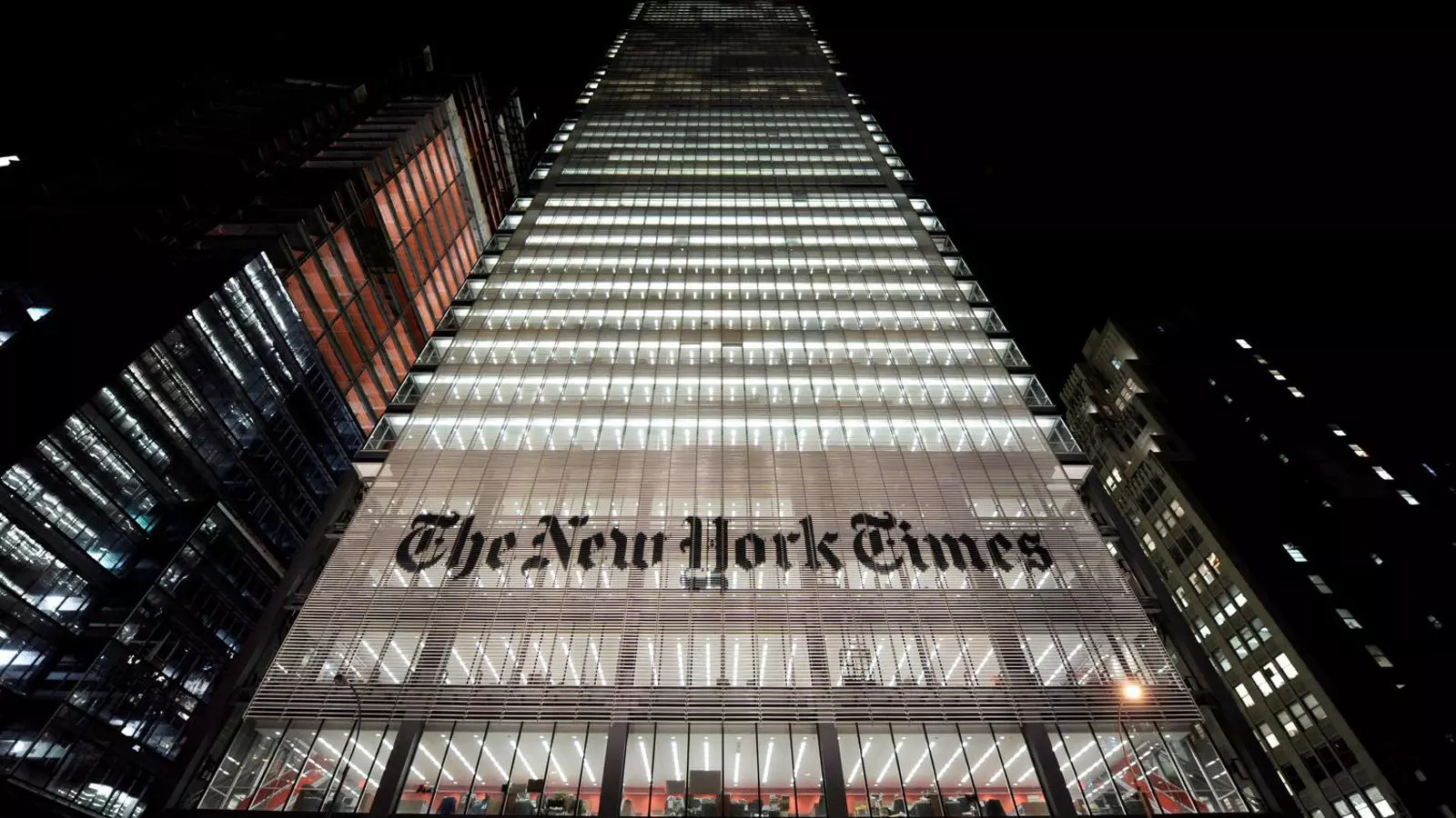 La façana de la seu del diari New York Times, prop de Times Square.