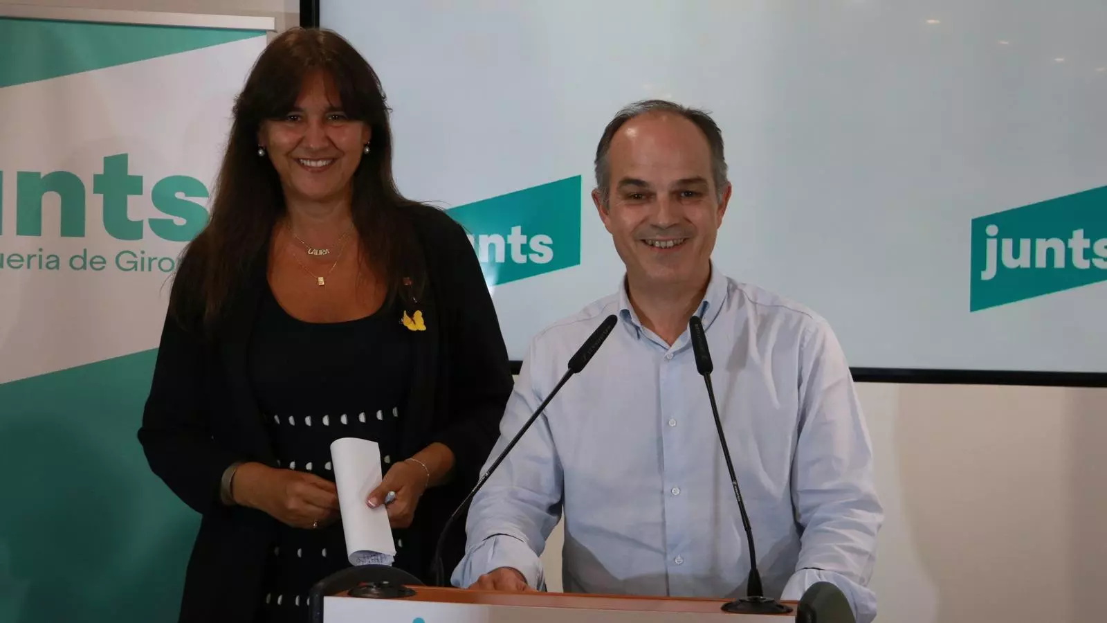 La presidenta de Junts, Laura Borràs, i el secretari general, Jordi Turull, en la compareixença sobre l'auditoria del pacte de Govern aquest dilluns
