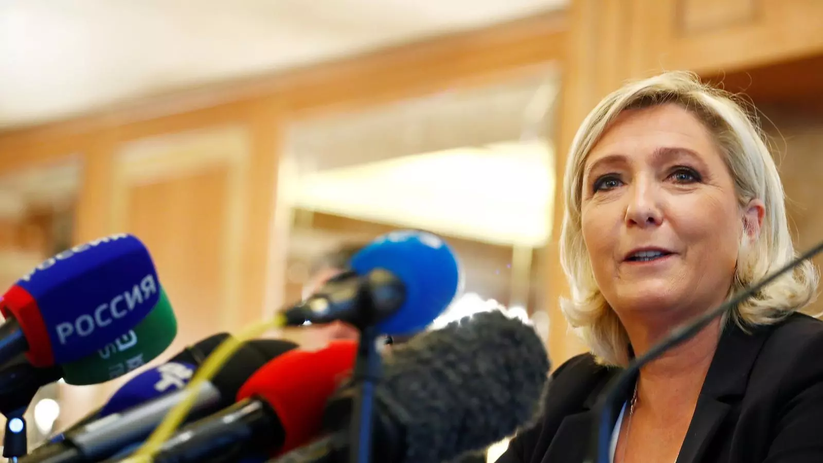 Le Pen, en una compareixença davant de la premsa, a Milà