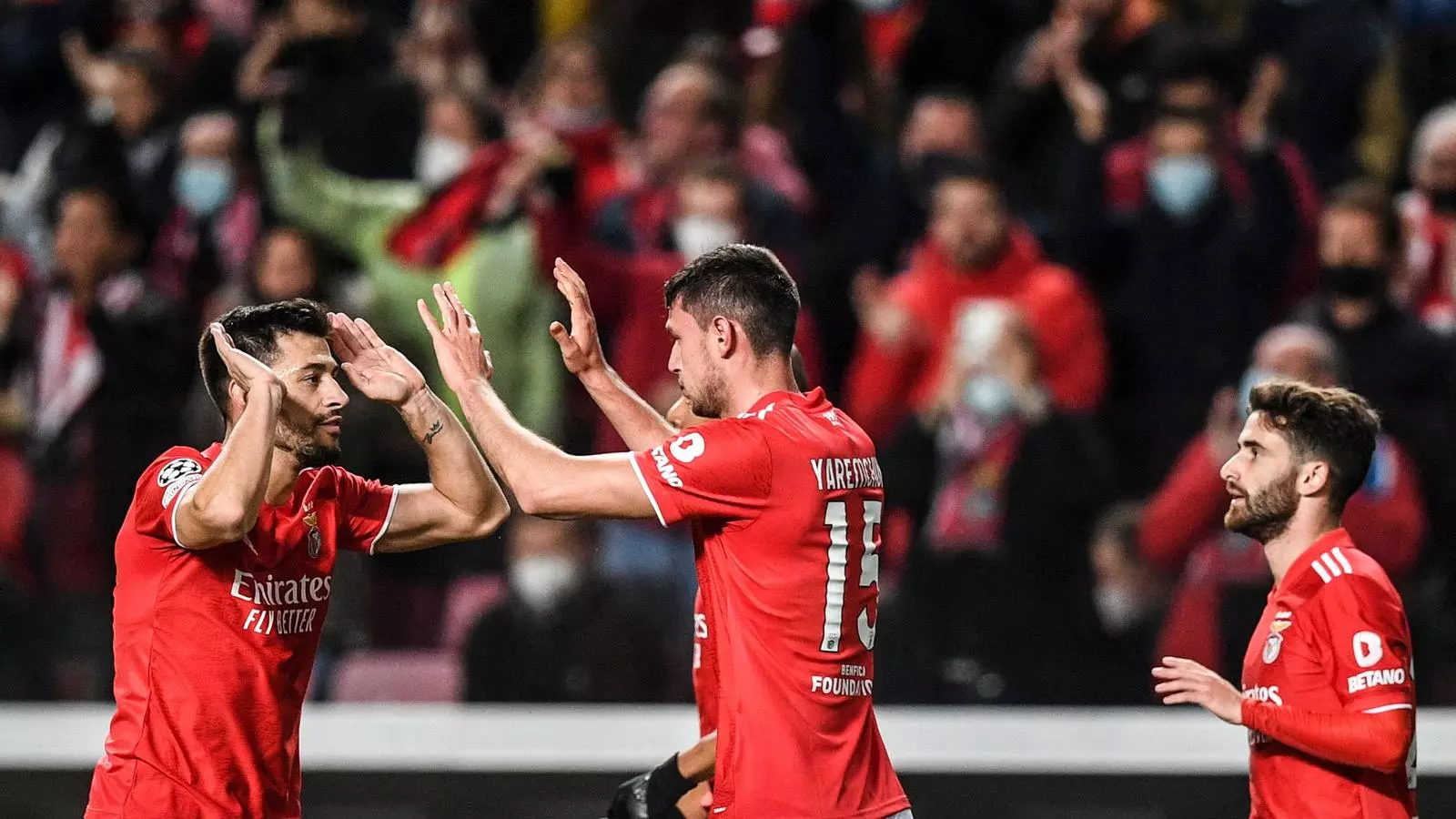 Roman Yaremchuk celebrando el primer gol del Benfica