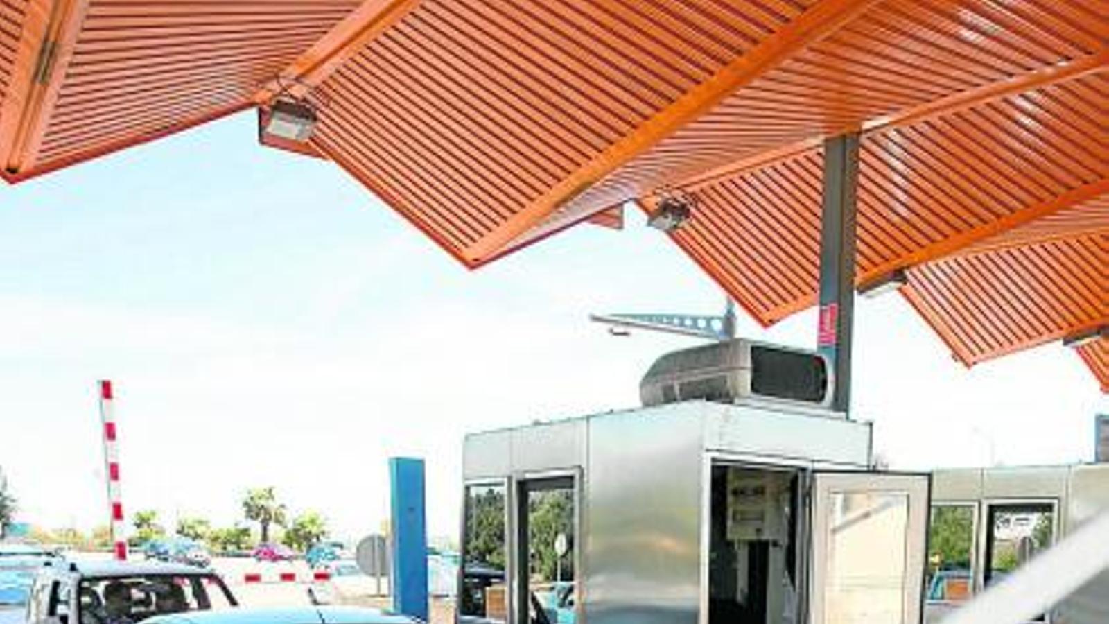 Els descomptes de la C-32 s'aplicaran a partir de gener del 2014. Al llarg de l'any que ve també s'implantarà el peatge tancat.