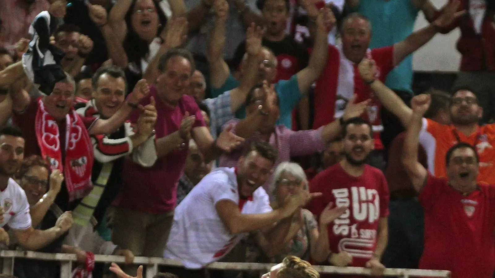 Gerard Deulofeu ha marcat el seu primer gol amb el Sevilla / ULIO MUÑOZ / EFE