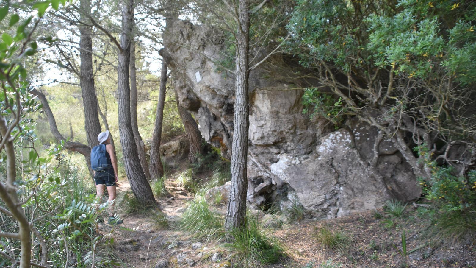 La peña del ermitaño Macario es el escenario de una leyenda de este personaje real del siglo XIX originario de Felanitx.