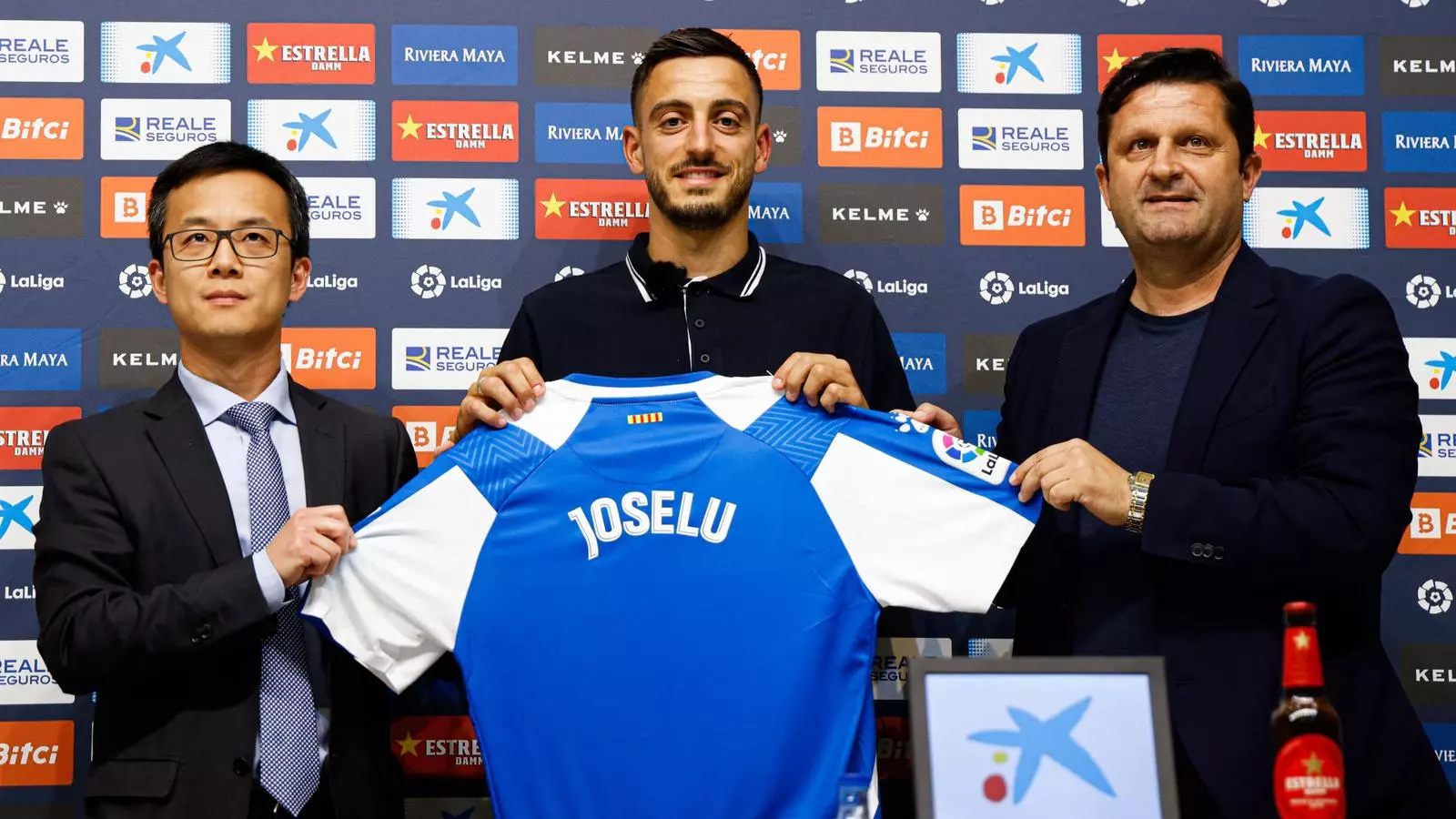 Joselu ha estat presentat aquest dilluns com a nou jugador de l'Espanyol