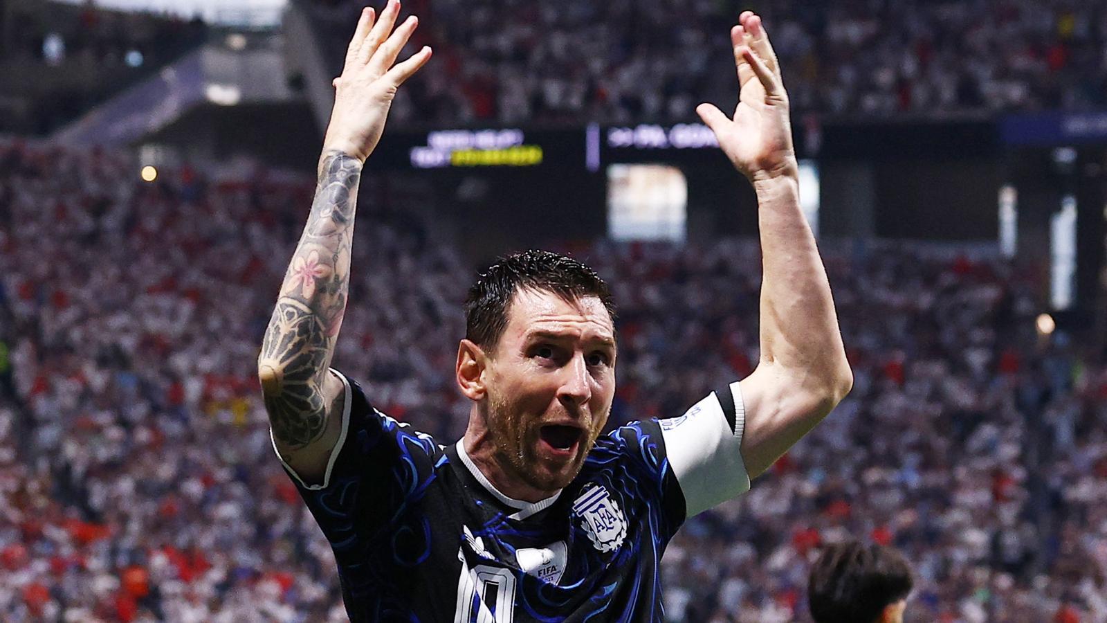 Leo Messi celebrando uno de los goles de Argentina.