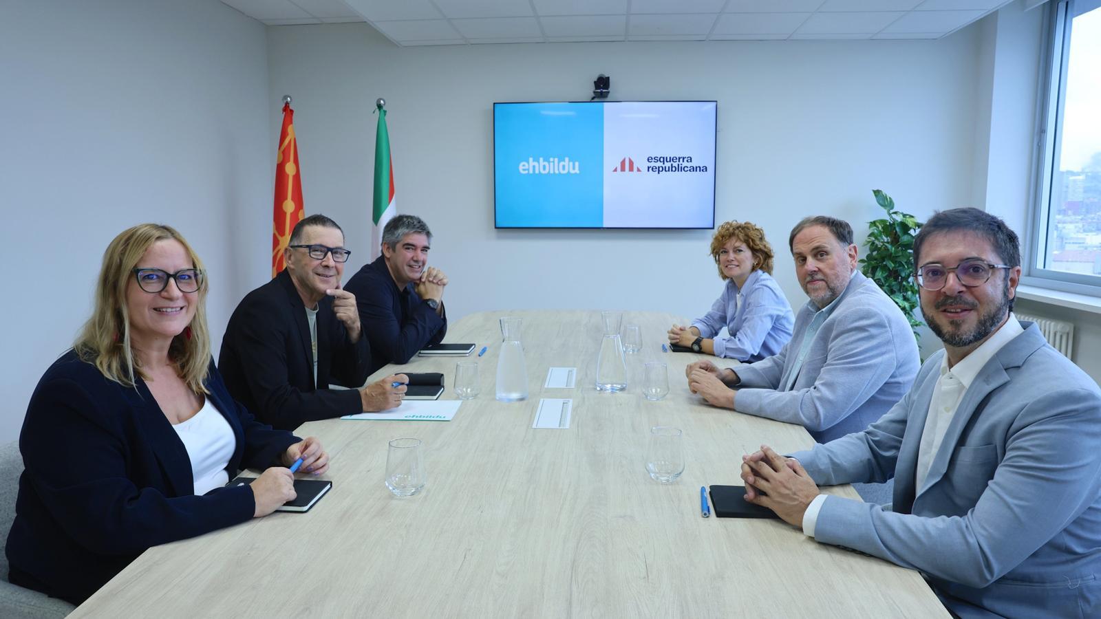 Imagen de la reunión de este miércoles entre EH Bildu y ERC en Bilbao