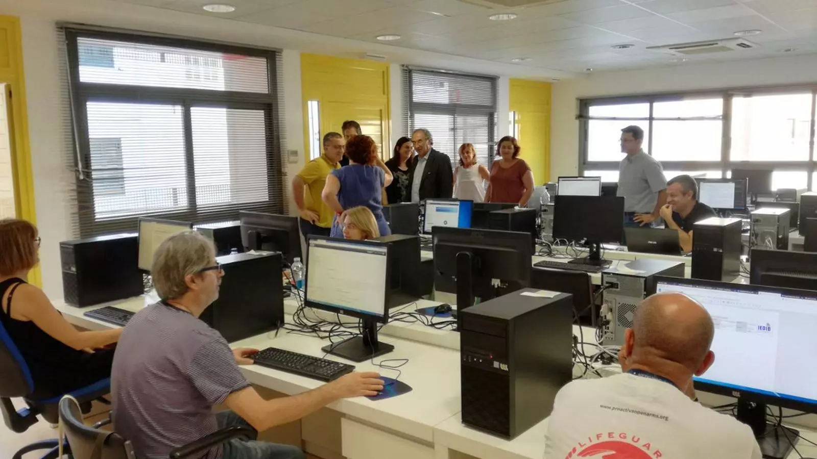 Convoquen vint places de professors d'FP a distància